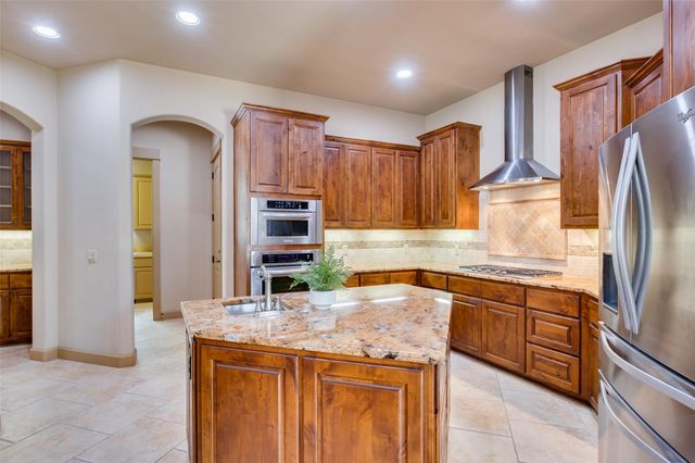 101 Indian Bend DR, Lakeway, TX 78734