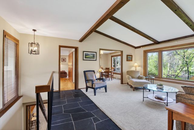 17210 27th Avenue N, Plymouth, MN 55447