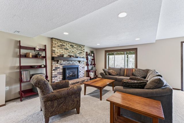 17210 27th Avenue N, Plymouth, MN 55447