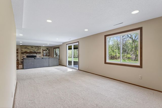 17210 27th Avenue N, Plymouth, MN 55447