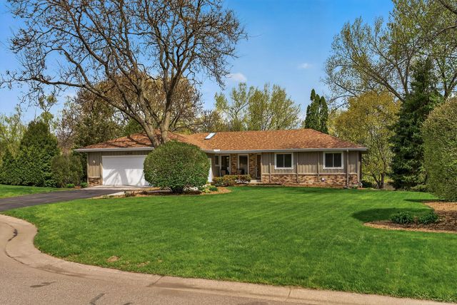 17210 27th Avenue N, Plymouth, MN 55447