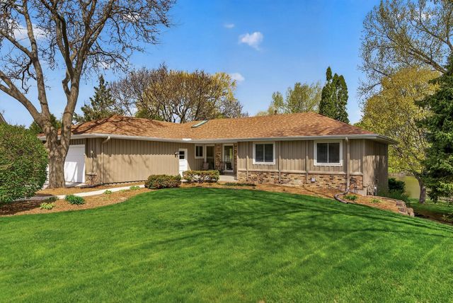 17210 27th Avenue N, Plymouth, MN 55447
