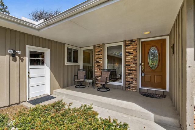 17210 27th Avenue N, Plymouth, MN 55447