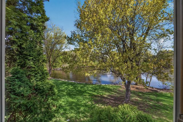 17210 27th Avenue N, Plymouth, MN 55447
