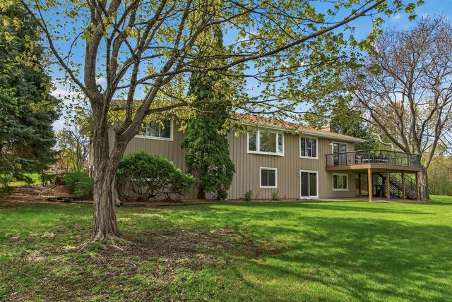 17210 27th Avenue N, Plymouth, MN 55447