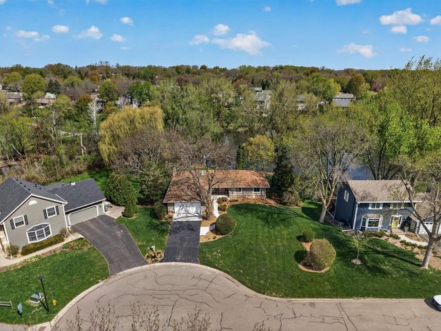 17210 27th Avenue N, Plymouth, MN 55447