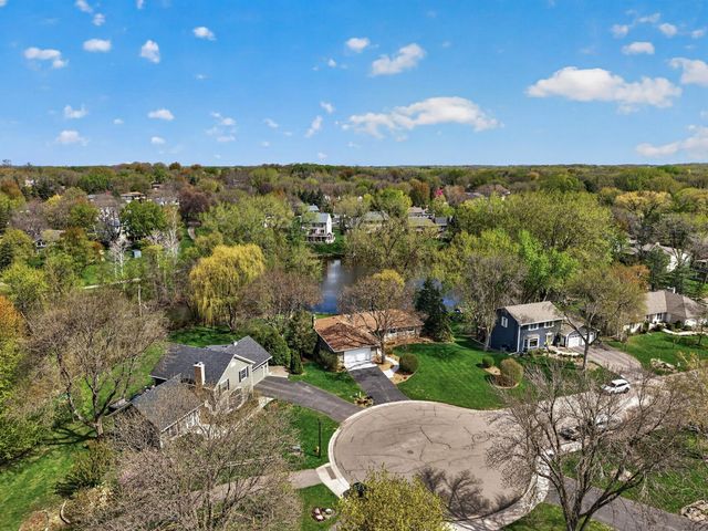 17210 27th Avenue N, Plymouth, MN 55447