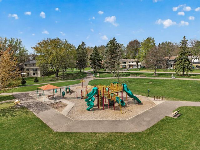 17210 27th Avenue N, Plymouth, MN 55447