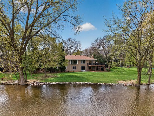 17210 27th Avenue N, Plymouth, MN 55447