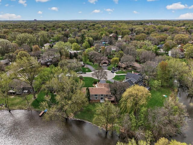 17210 27th Avenue N, Plymouth, MN 55447