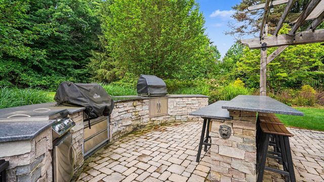 3949 S Michael Road, Scio Twp, MI 48103