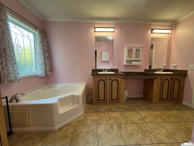 2517 N 14TH Street, Herrin, IL 62948