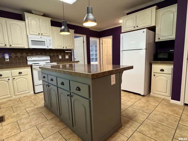 2517 N 14TH Street, Herrin, IL 62948