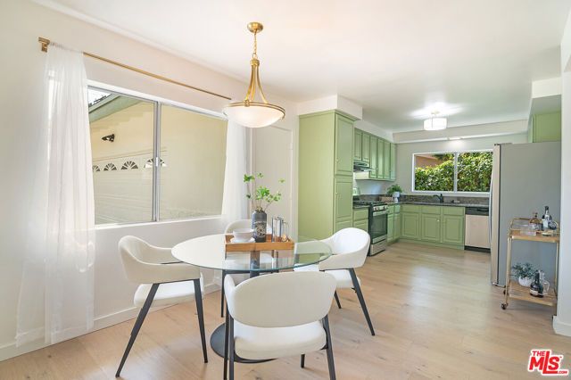 6627 Lennox Avenue, Van Nuys (los Angeles), CA 91405