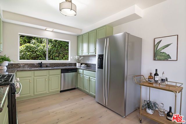 6627 Lennox Avenue, Van Nuys (los Angeles), CA 91405