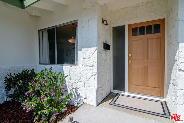 6627 Lennox Avenue, Van Nuys (los Angeles), CA 91405