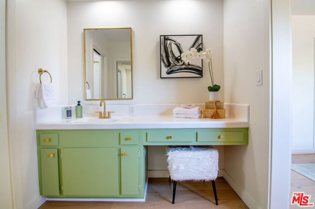6627 Lennox Avenue, Van Nuys (los Angeles), CA 91405