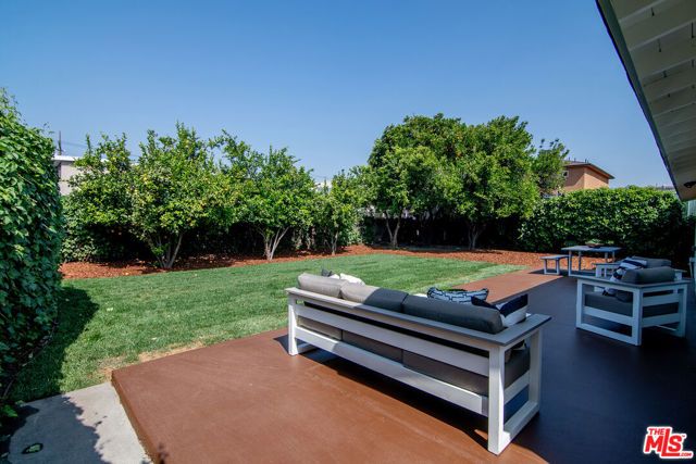 6627 Lennox Avenue, Van Nuys (los Angeles), CA 91405