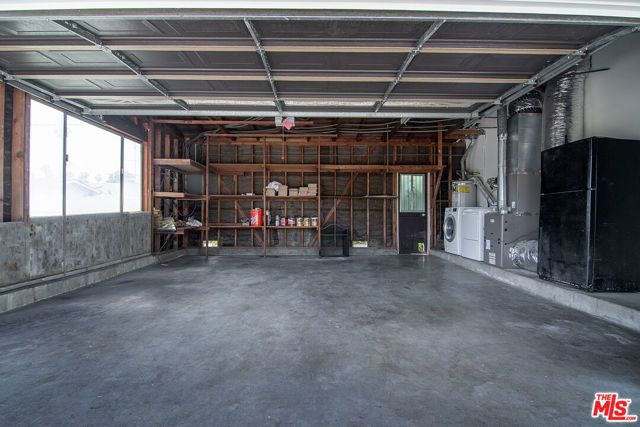 6627 Lennox Avenue, Van Nuys (los Angeles), CA 91405