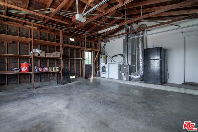 6627 Lennox Avenue, Van Nuys (los Angeles), CA 91405