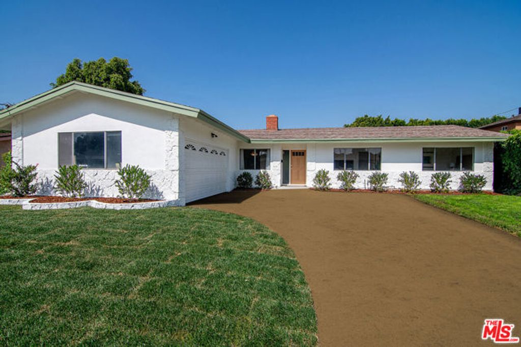 6627 Lennox Avenue, Van Nuys (los Angeles), CA 91405
