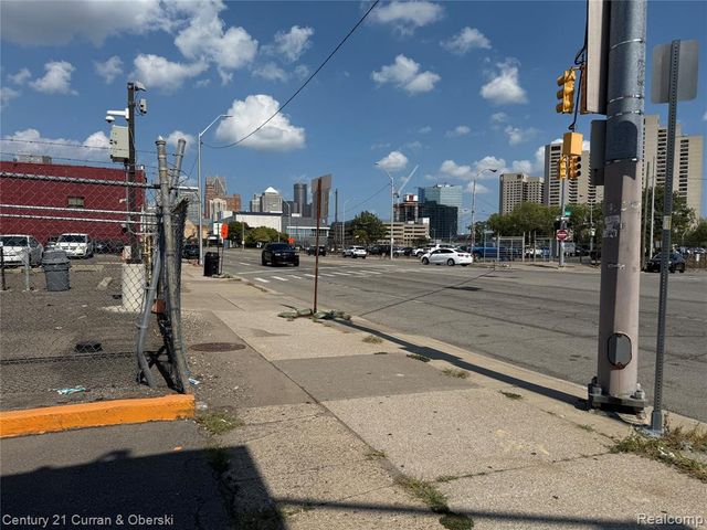 1350 W Fort Street, Detroit, MI 48226