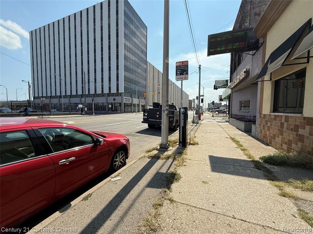 1350 W Fort Street, Detroit, MI 48226