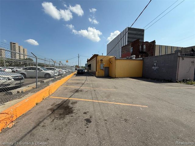 1350 W Fort Street, Detroit, MI 48226