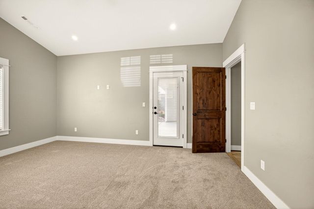 1319 Utah Drive, Medford, OR 97504