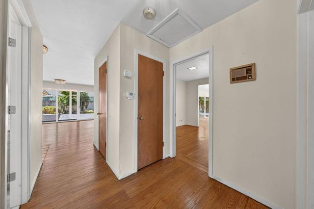 416 Los Ninos Way, Los Altos, CA 94022