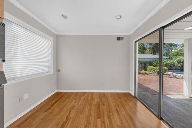 416 Los Ninos Way, Los Altos, CA 94022