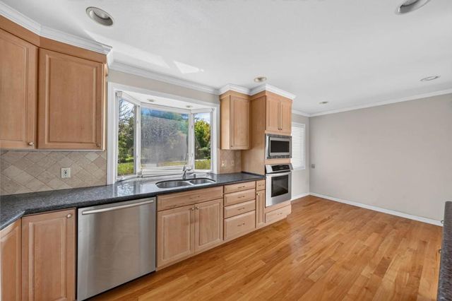 416 Los Ninos Way, Los Altos, CA 94022