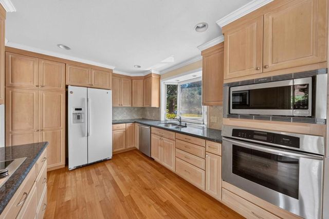 416 Los Ninos Way, Los Altos, CA 94022