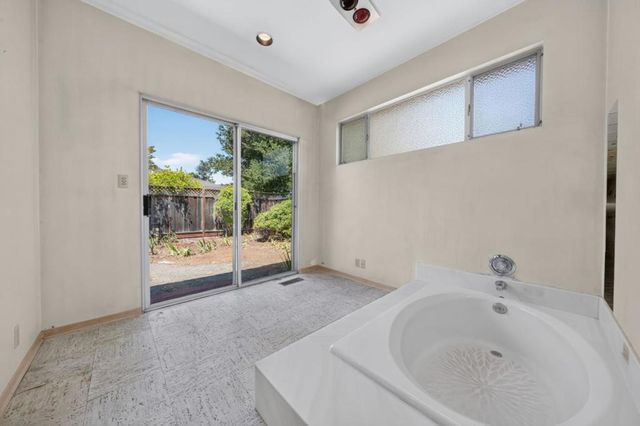 416 Los Ninos Way, Los Altos, CA 94022