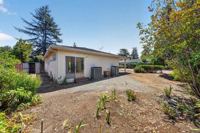 416 Los Ninos Way, Los Altos, CA 94022
