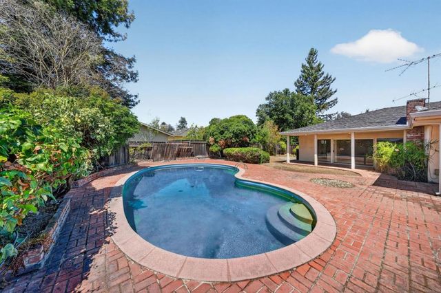416 Los Ninos Way, Los Altos, CA 94022