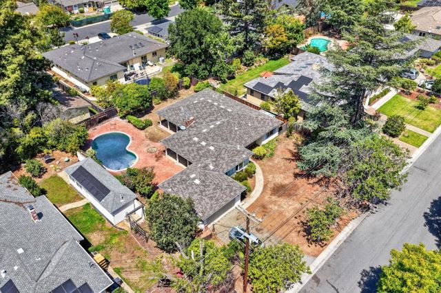416 Los Ninos Way, Los Altos, CA 94022