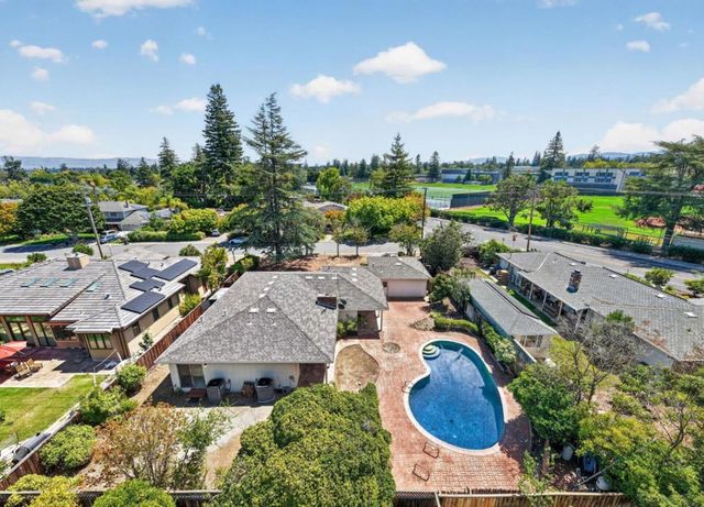 416 Los Ninos Way, Los Altos, CA 94022