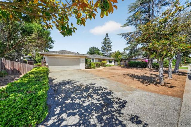416 Los Ninos Way, Los Altos, CA 94022