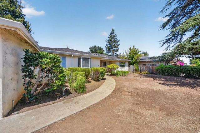 416 Los Ninos Way, Los Altos, CA 94022