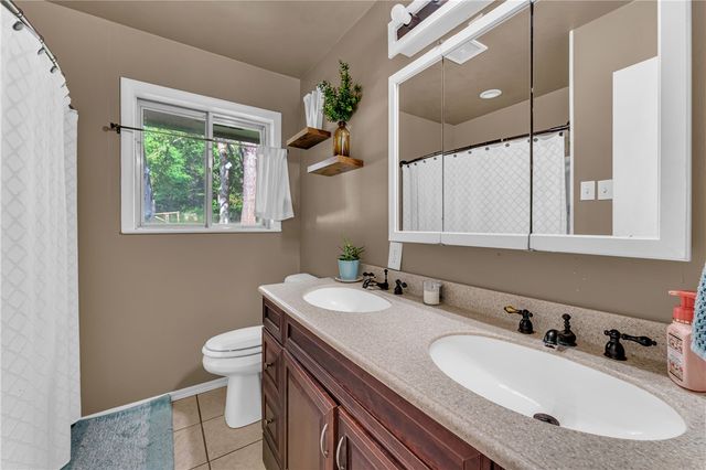 1902 S Pianalto Road, Springdale, AR 72762