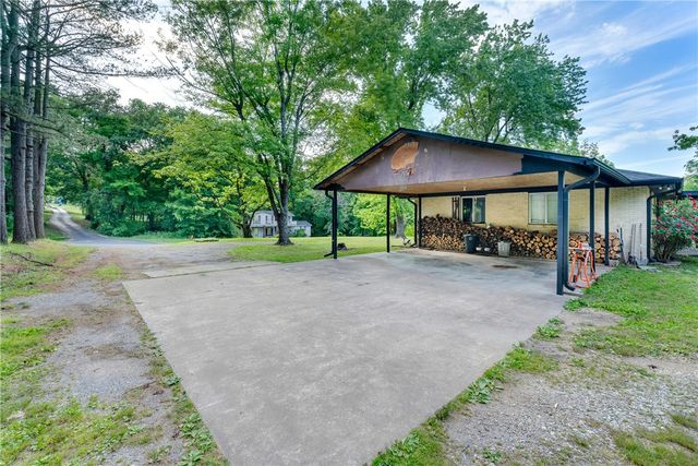 1902 S Pianalto Road, Springdale, AR 72762