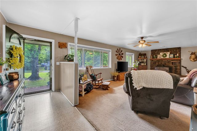 1902 S Pianalto Road, Springdale, AR 72762