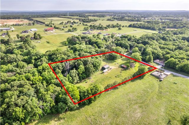 1902 S Pianalto Road, Springdale, AR 72762