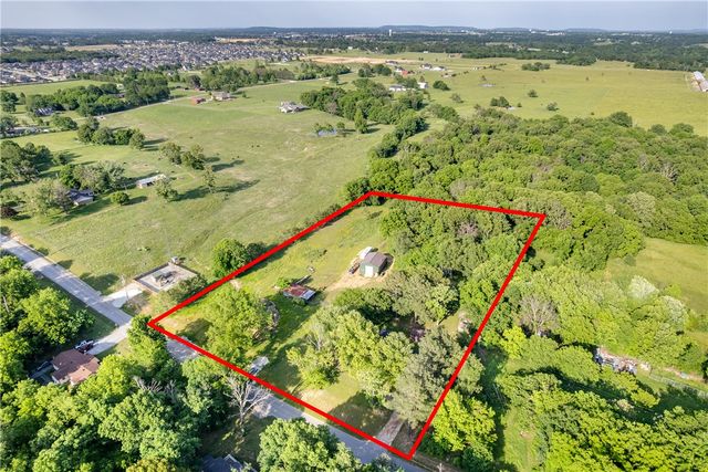 1902 S Pianalto Road, Springdale, AR 72762