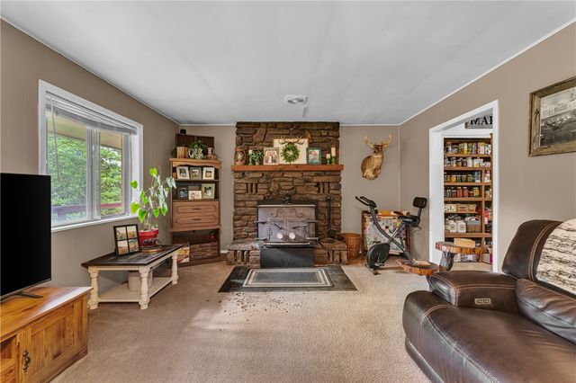 1902 S Pianalto Road, Springdale, AR 72762