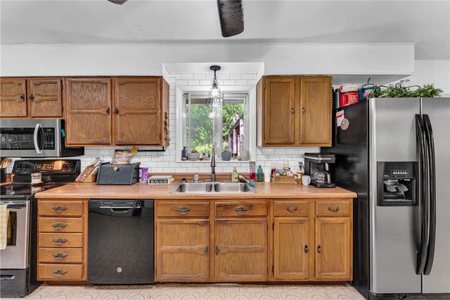 1902 S Pianalto Road, Springdale, AR 72762