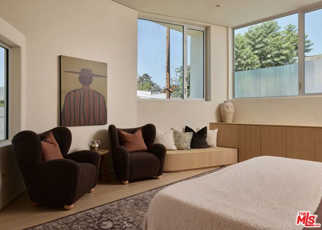 8164 Waring Avenue, Los Angeles, CA 90046