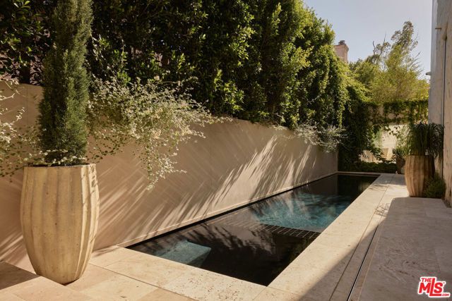 8164 Waring Avenue, Los Angeles, CA 90046