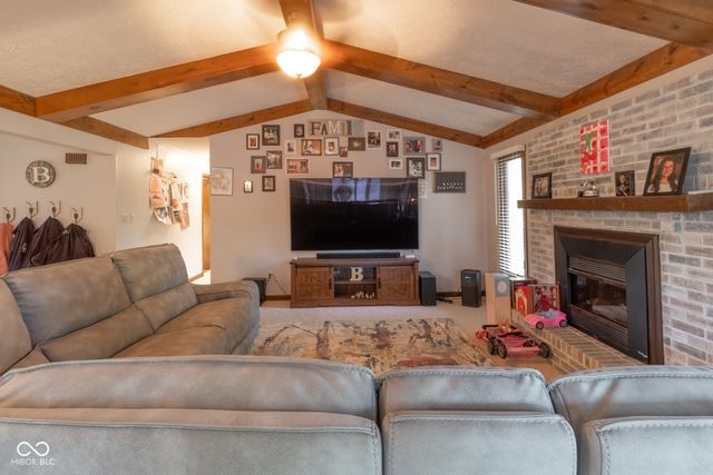 377 Old Farm Road, Danville, IN 46122